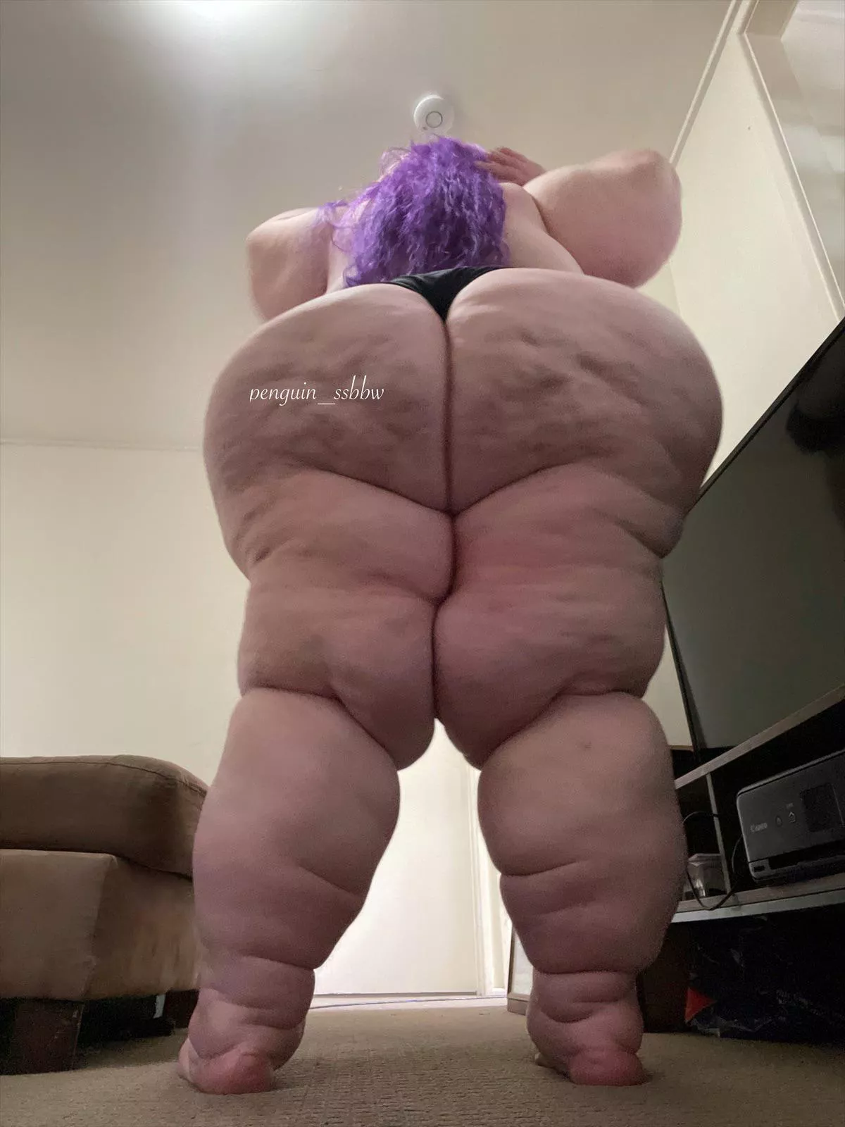 🎶She wore an itsy bitsy, teeny weeny, sexy black string bikini🎶