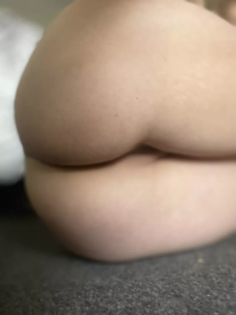 Some hot soft bun buns for you to rest your face on (iftr)