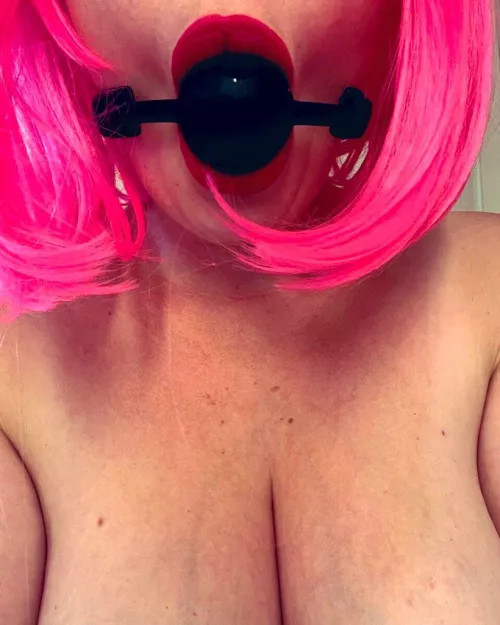 The best way to make me shut up 😏 Or can you think of something else? 😇🙊[F]