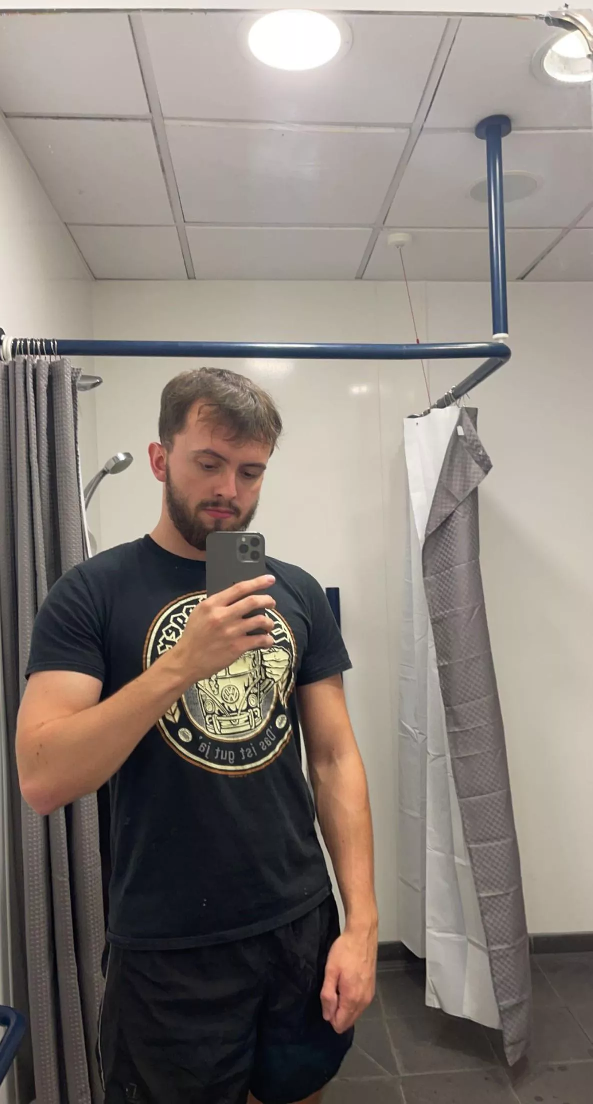 Lost my job, but had two interviews this week and got back in the gym, feeling positive :)