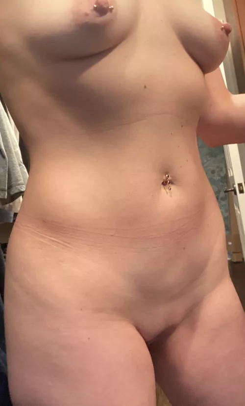 Moms with tiny pierced tits suck the best dick