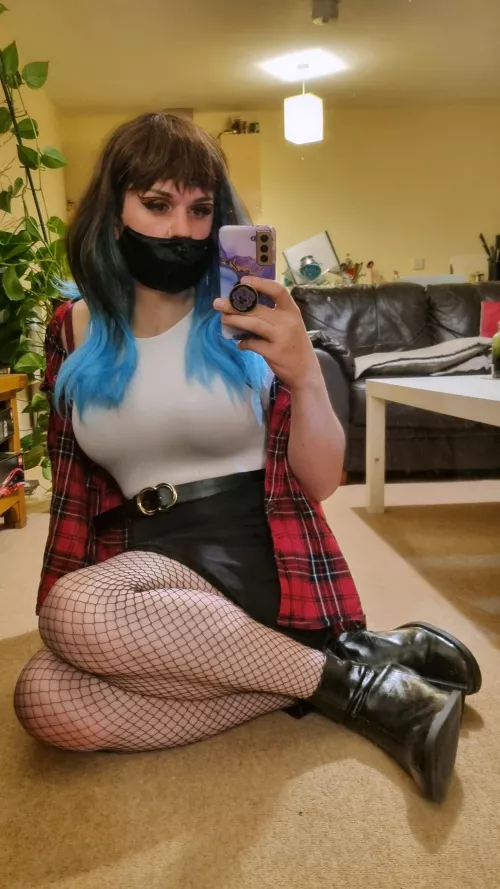 Would your head turn in the street if you saw me?