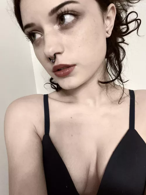 You’ll never see a clock in your dreams… but you might see me🤫