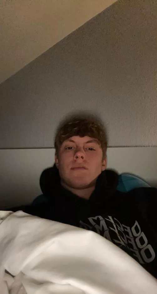 Can I get some honest opinions on how I look? I’d appreciate it :). M19