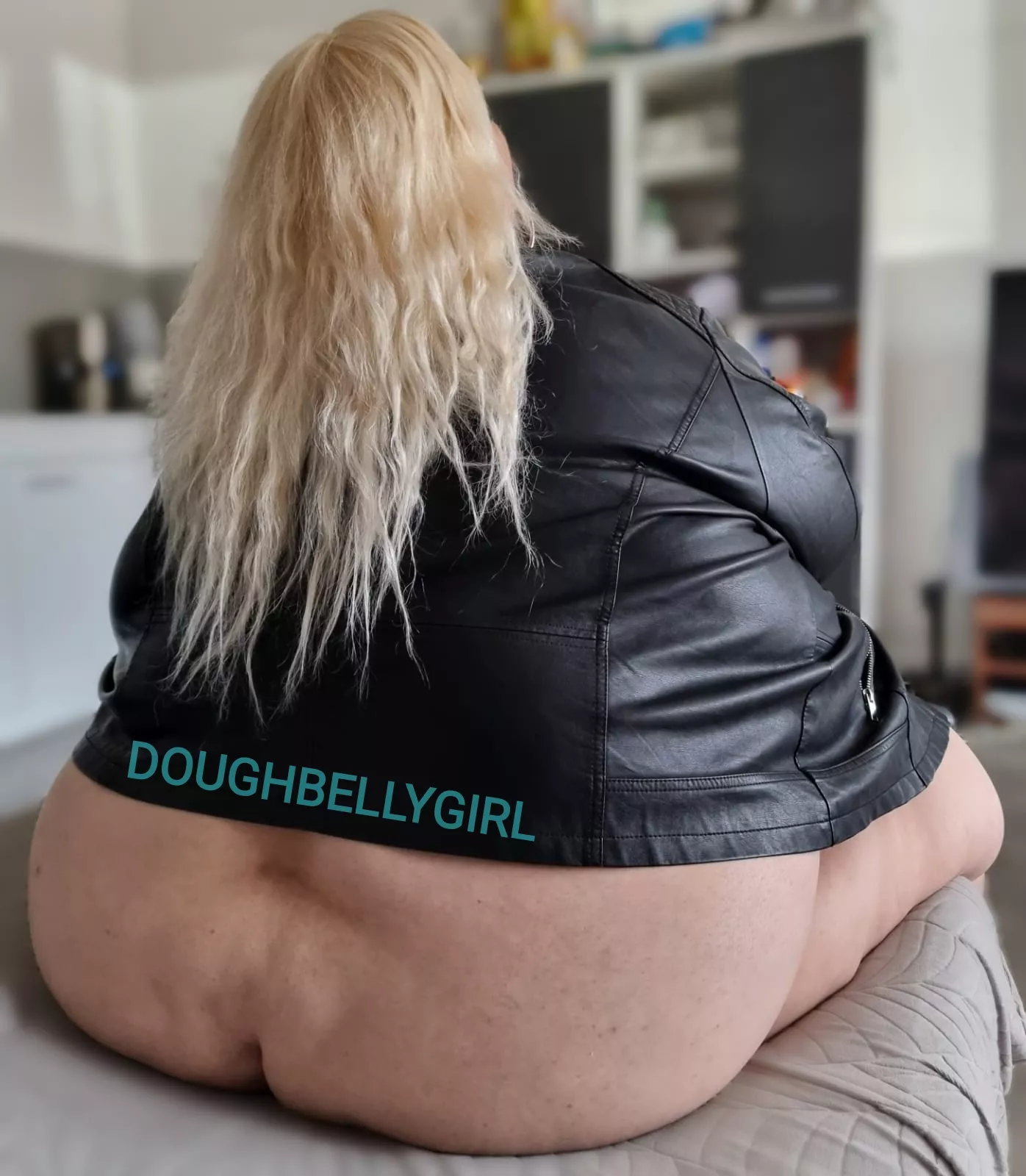 Does This Jacket Makes Me Look Fat? 😏