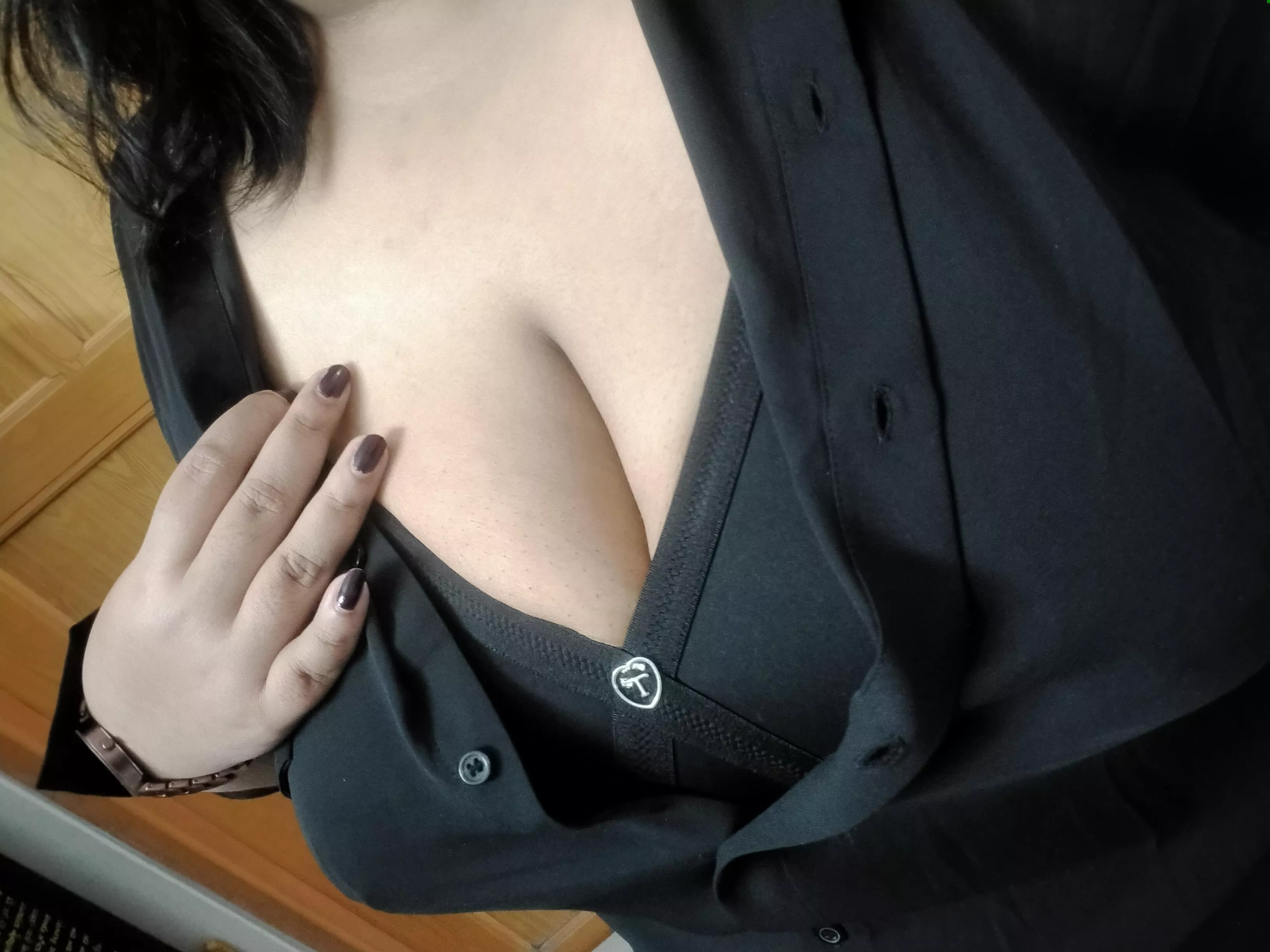 [F] felt sexy in the black shirt😊