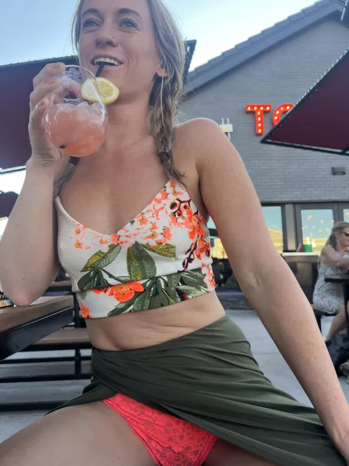 Giving you a little peek at lunch [f]