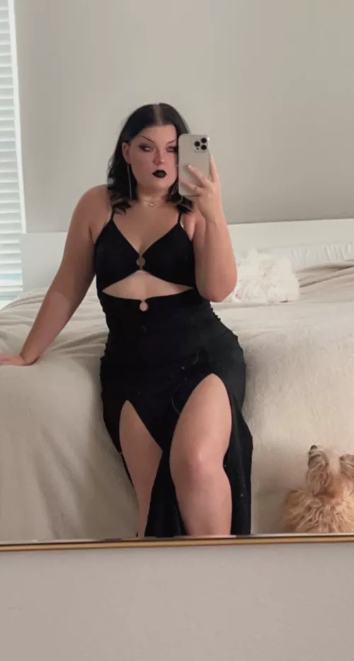 🖤 Goth 🖤 Curvy, wide hips & fat ass 🖤Very responsive 🖤 B + G 🖤 Requests & Private chats 🖤 Gaming 🖤https://onlyfans.com/urbangothic