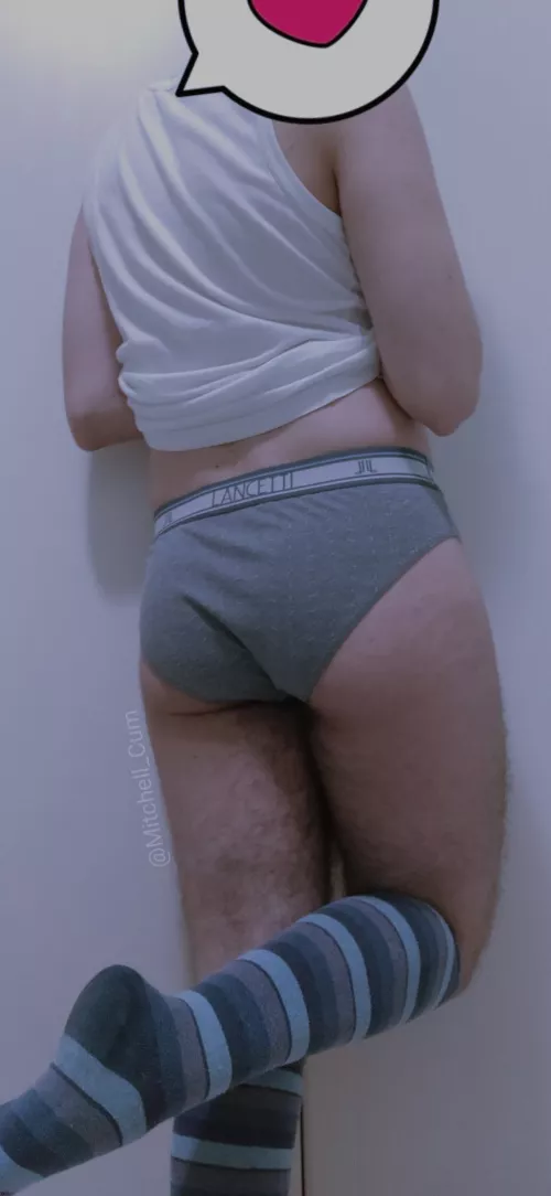 I don't have a clever title please focus on my butt