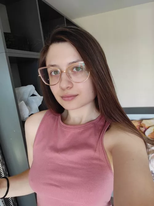 I forgot to wear my bra when I went to the mall, now I know why the guys kept smiling