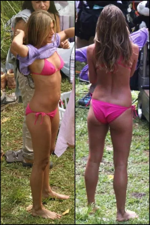 Jennifer Aniston on the set of Just Go With It.