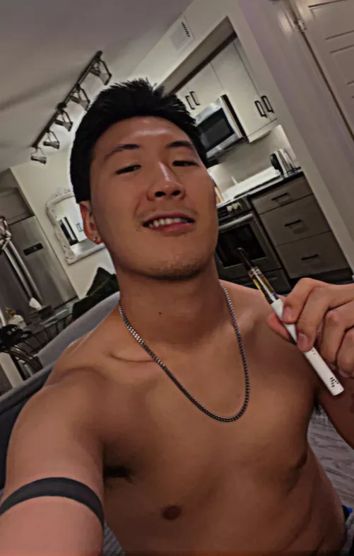 Korean gay dude here 😌