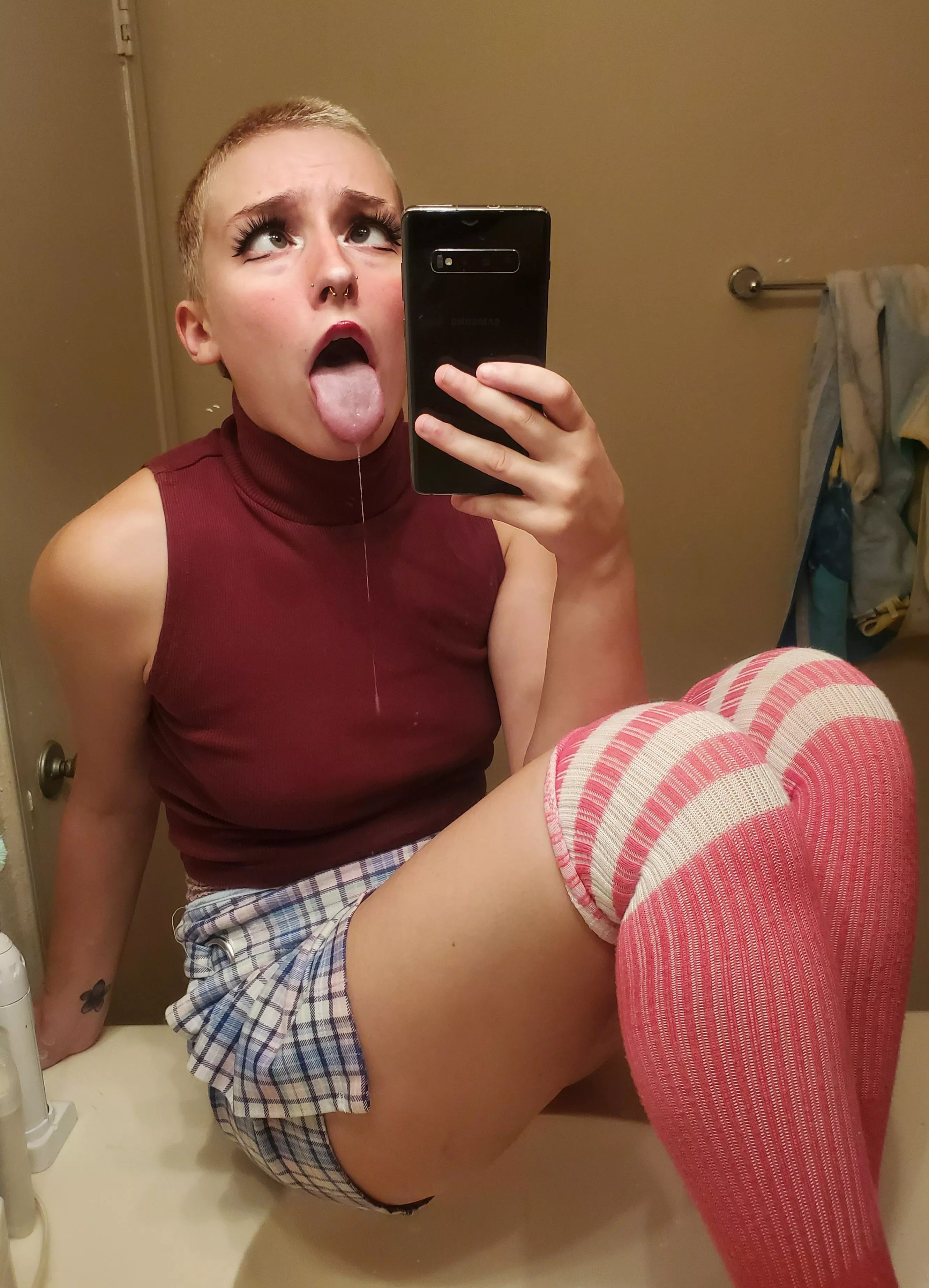 see you tonight in 20 minutes 🥰😘 @Lizzythepetitegirl