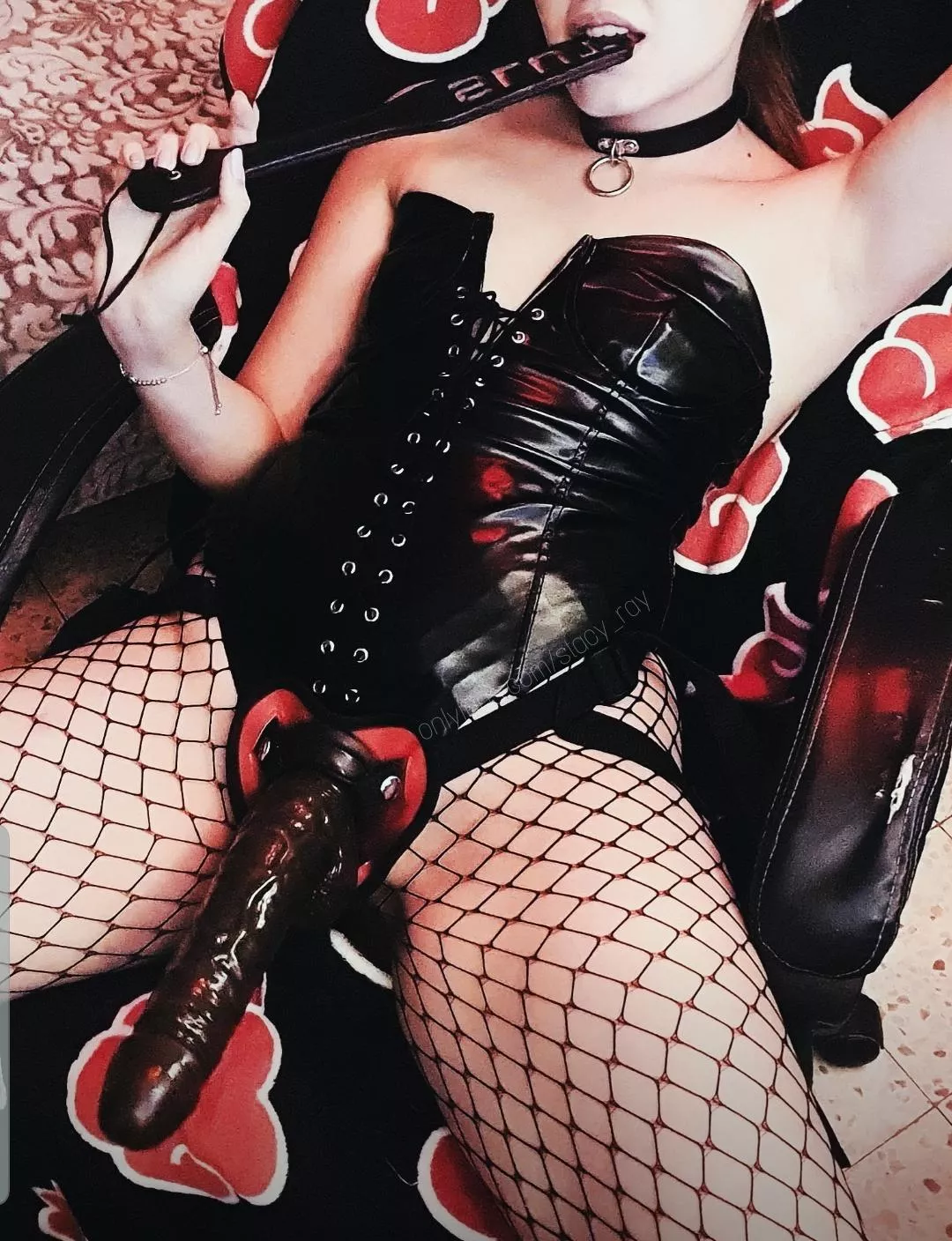 Well .. are you ready? let's get on your knees and start sucking my dick, for you it must be very wet.. 💦😈