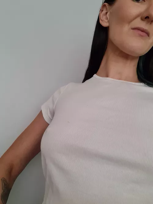 white t shirts are the best, they happen to be a little see through 🥰