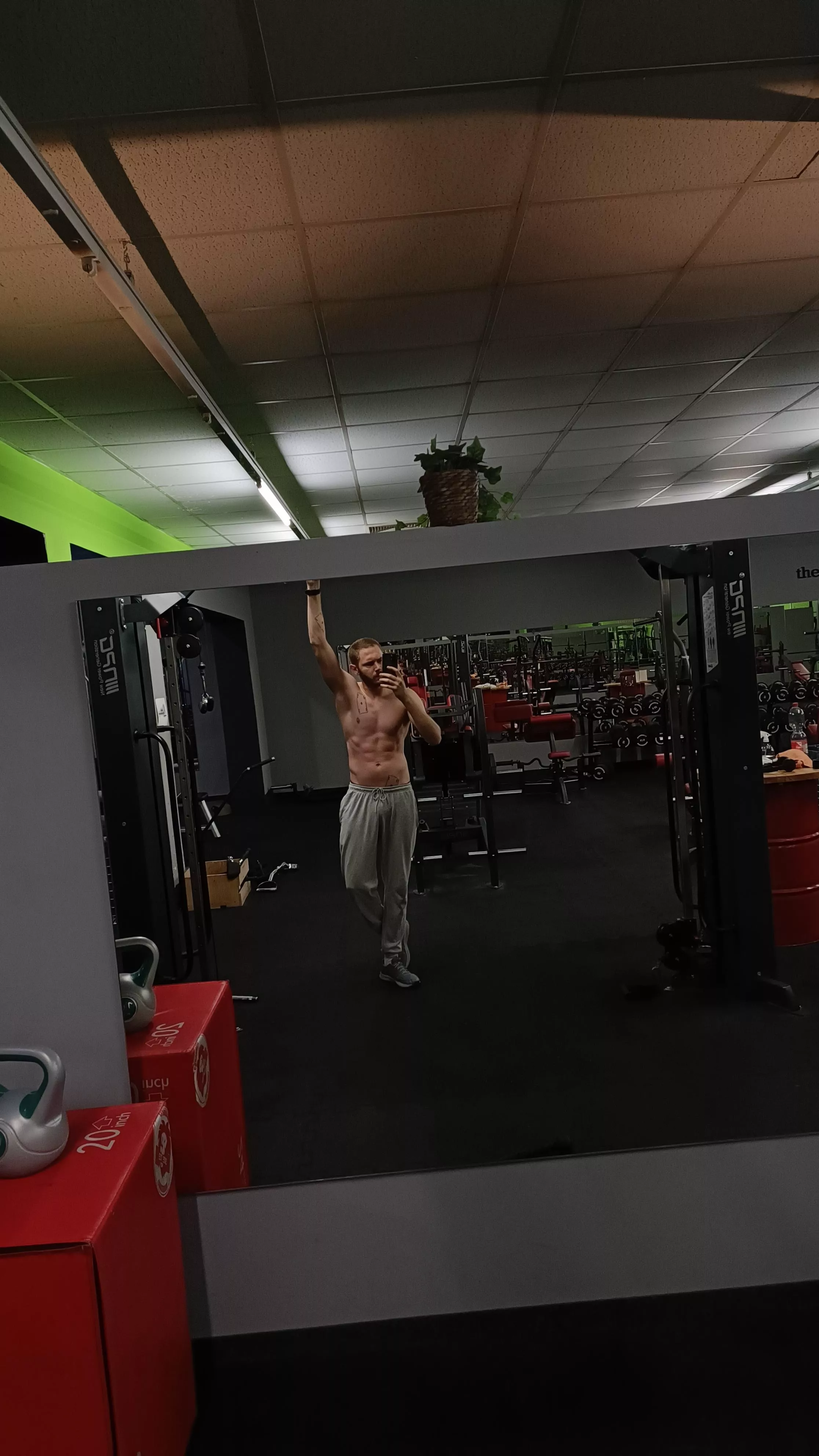 working out at 4 a.(m). offers so many possibilities