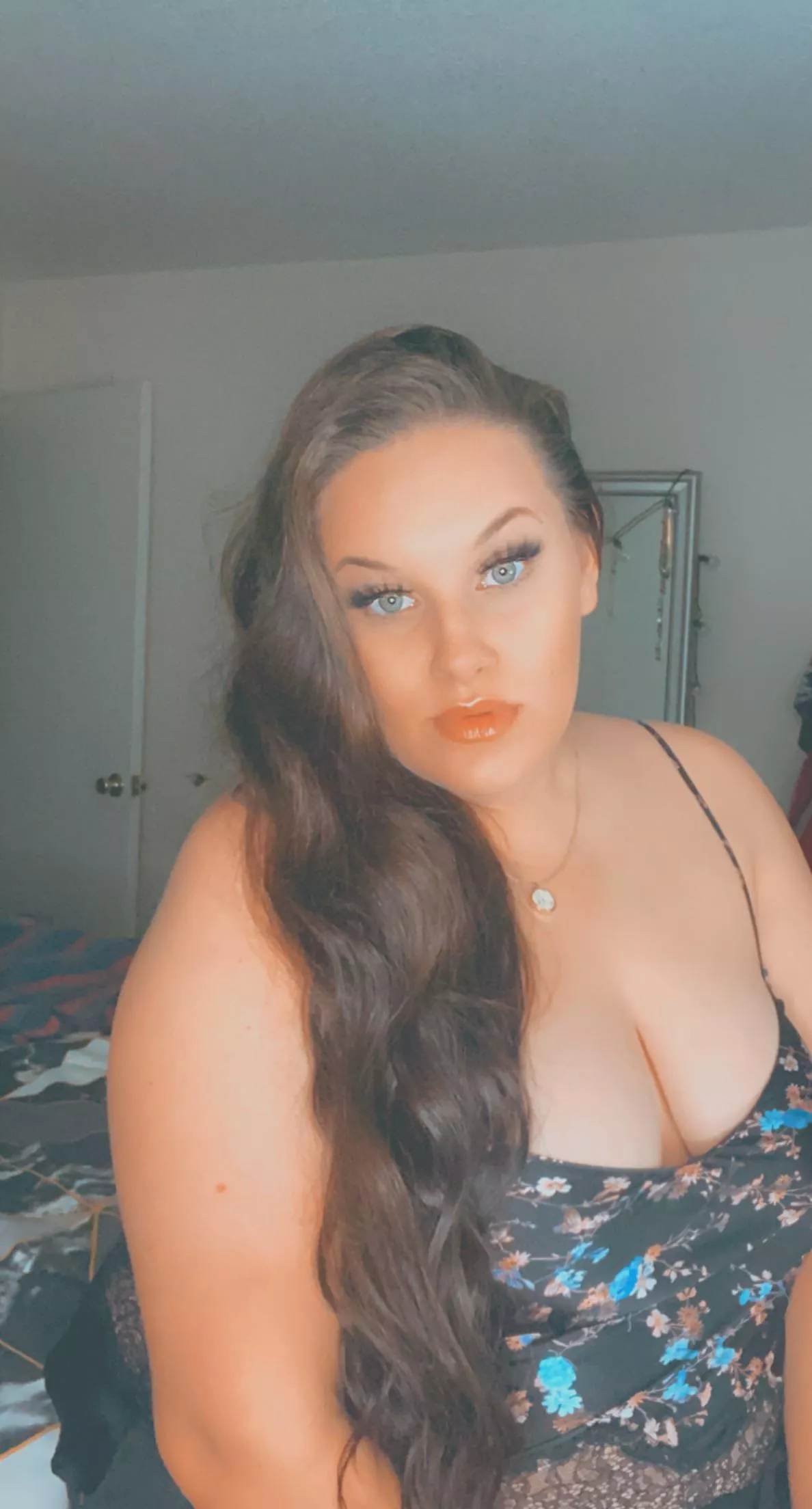 You don’t have to use your imagination if you wanna see underneath 🤪 Free to sub!! Link below