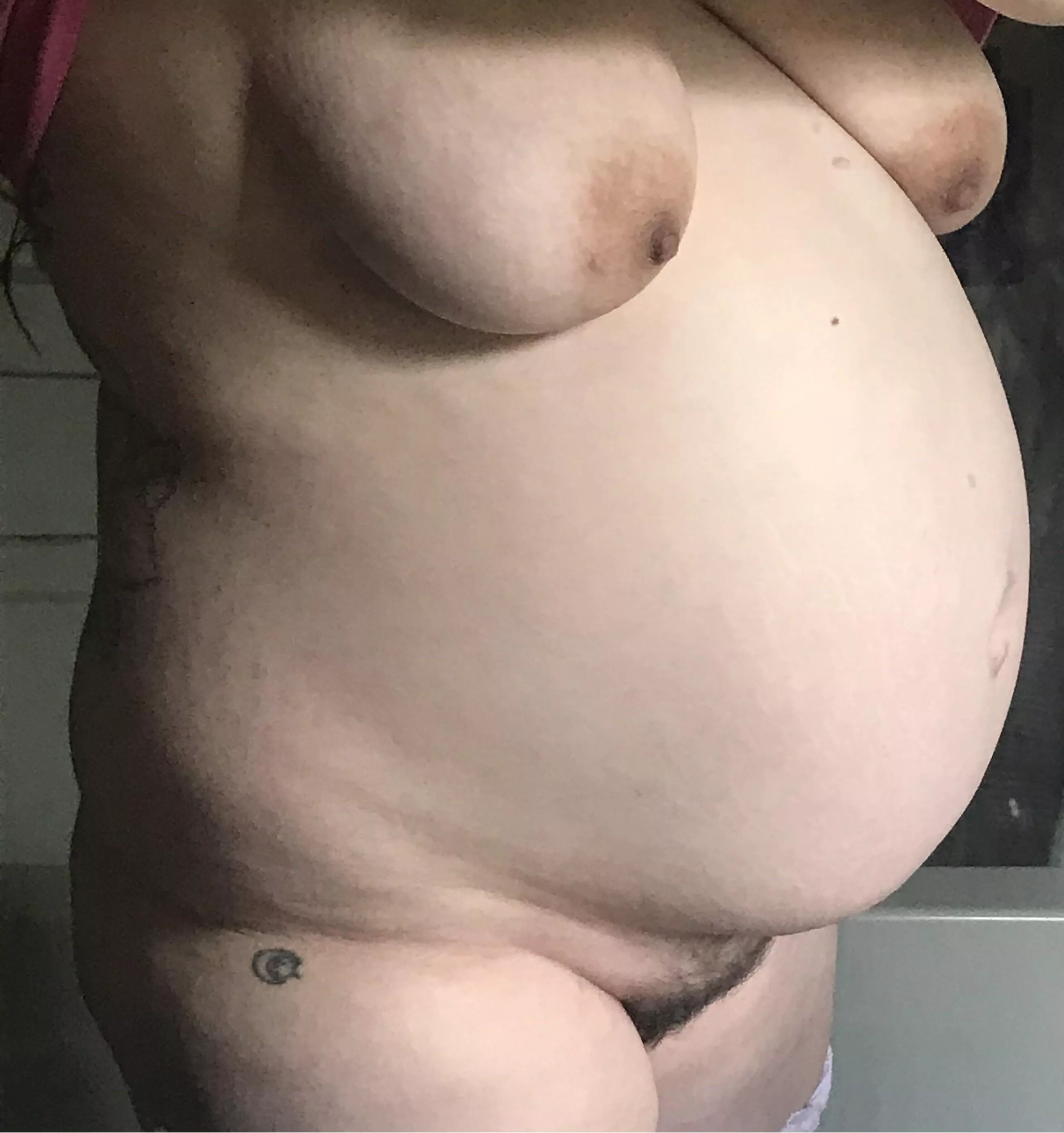 23 weeks pregnant, do you think I'm sexy? I do 😜