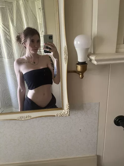 Are mirror pics still cool bc I take a lot 😵‍💫