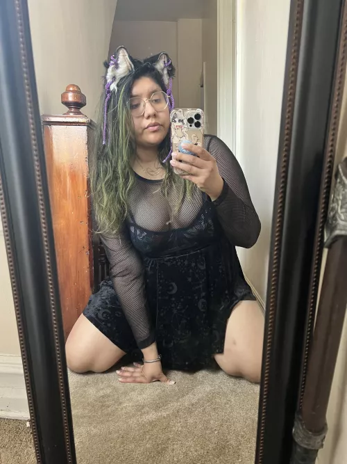 Do you like gamers? Make me cum while trying to defeat these levels! FemDomIzzy