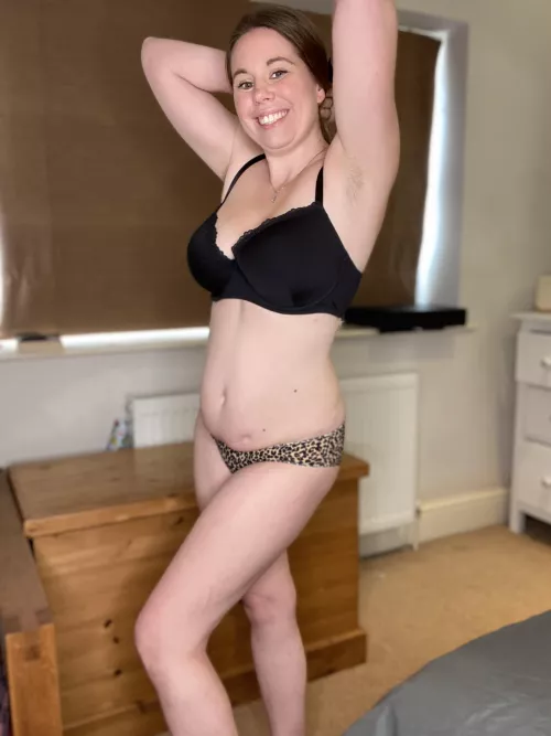 Growth update 5 weeks and I definitely think it complements my mombod! Love the all natural look