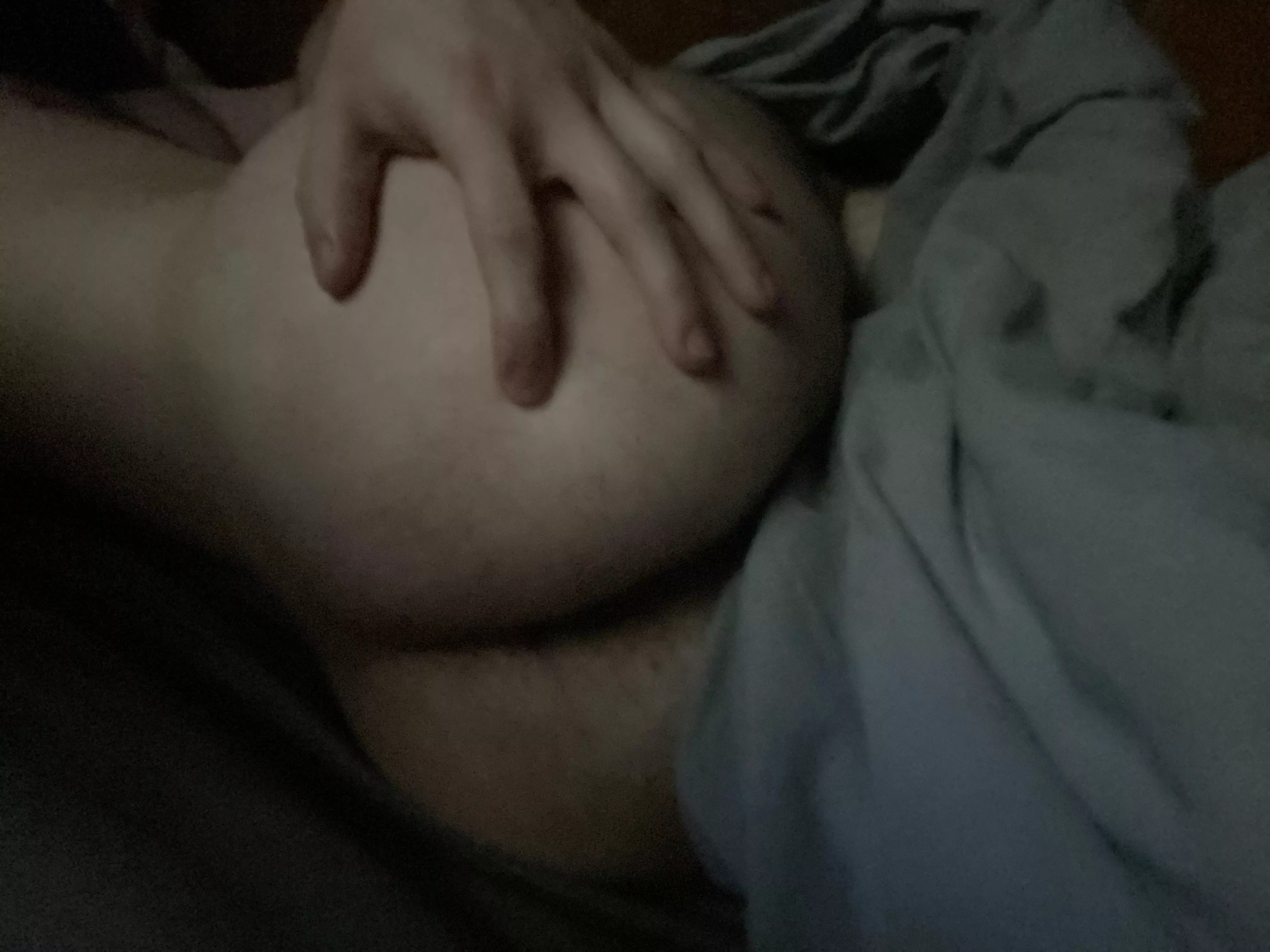 It’s my 18th birthday! Who wants to claim this ass?😳