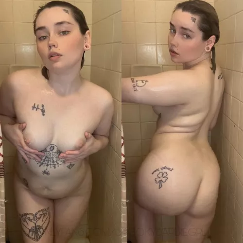 lots of people think I’m unattractive but i like showing off anyways ♡