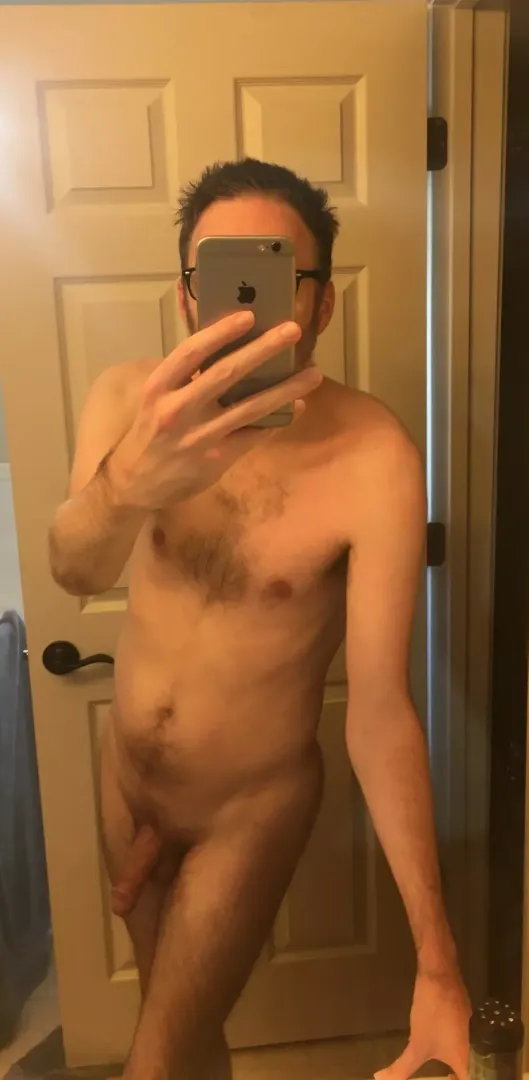M 30s, 6', 140 lbs; just out of the shower, standing around like a doofus