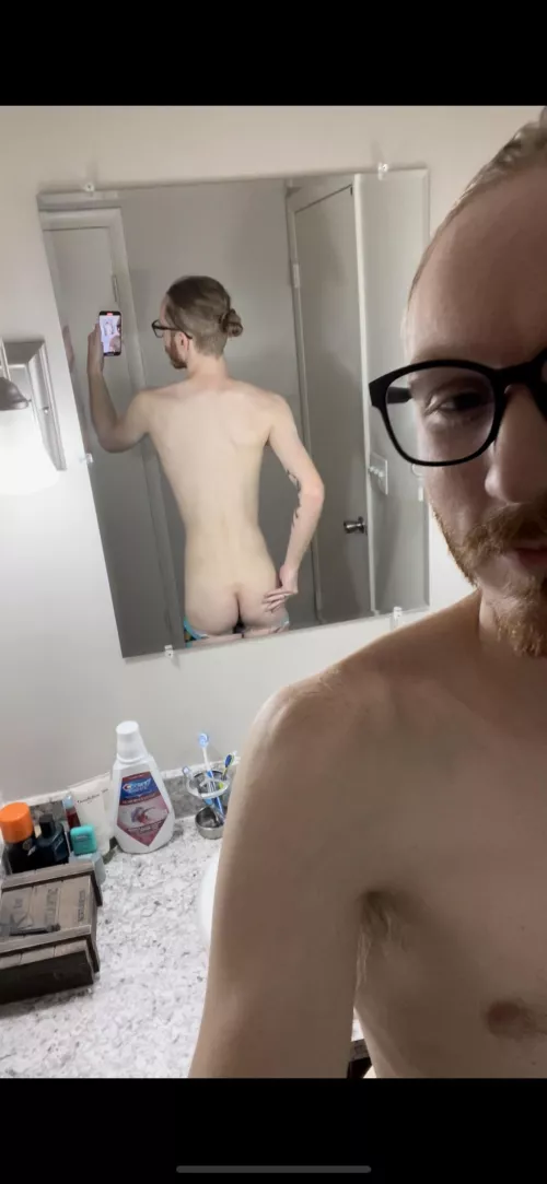 My pale little butt ☺️