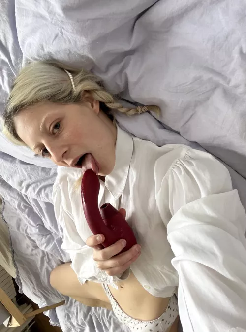 Oops,it looks like my panties are wet, help me🤫💦My FREE OF in the comments👇