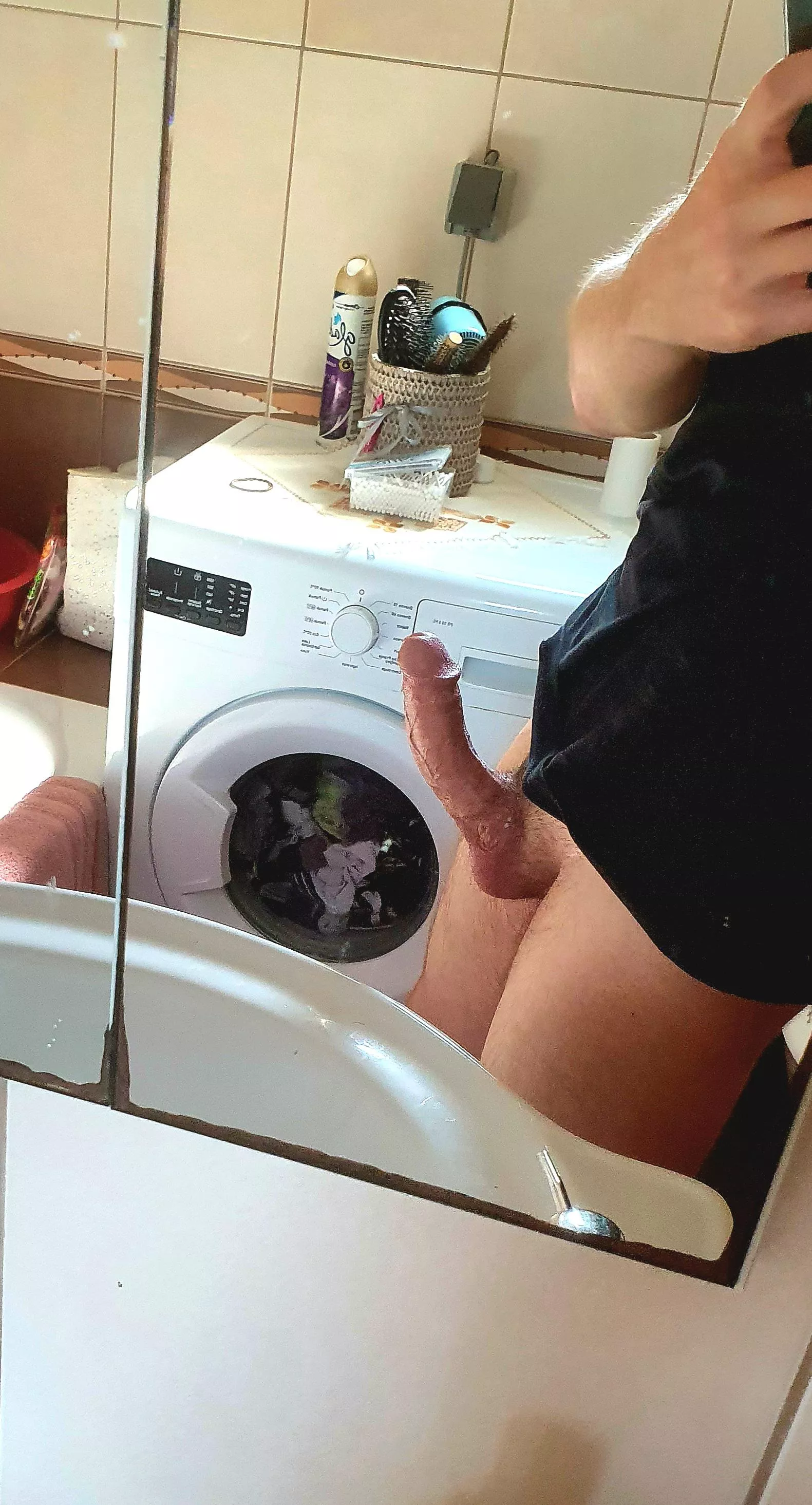 standing on its own 🍆