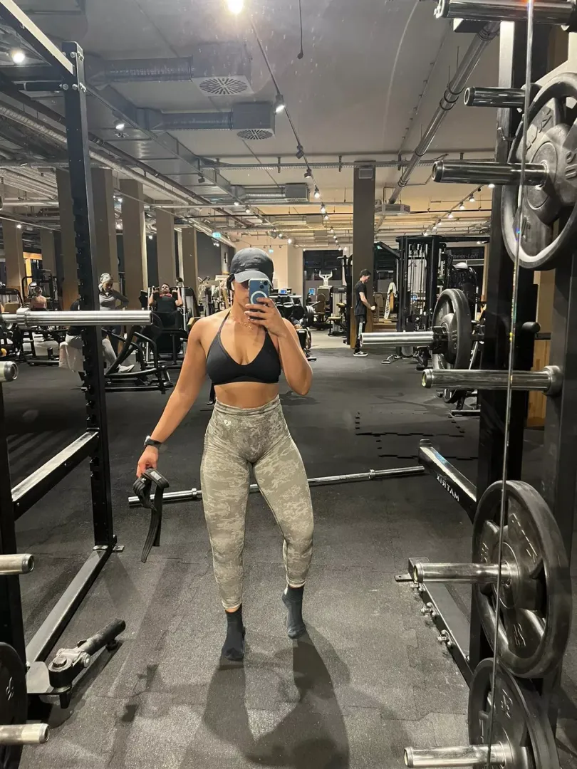 Trade my Fit Gf 💪🏾 for other Fit / Big Ass 🍑 send sample to start