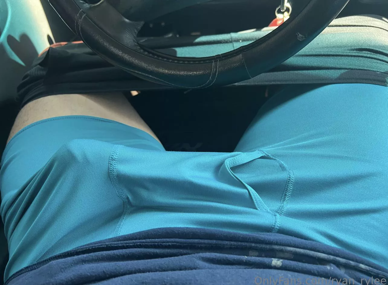 [25M] (Denver,CO) Bored at work, wishing you were here to help time go by faster 🥵