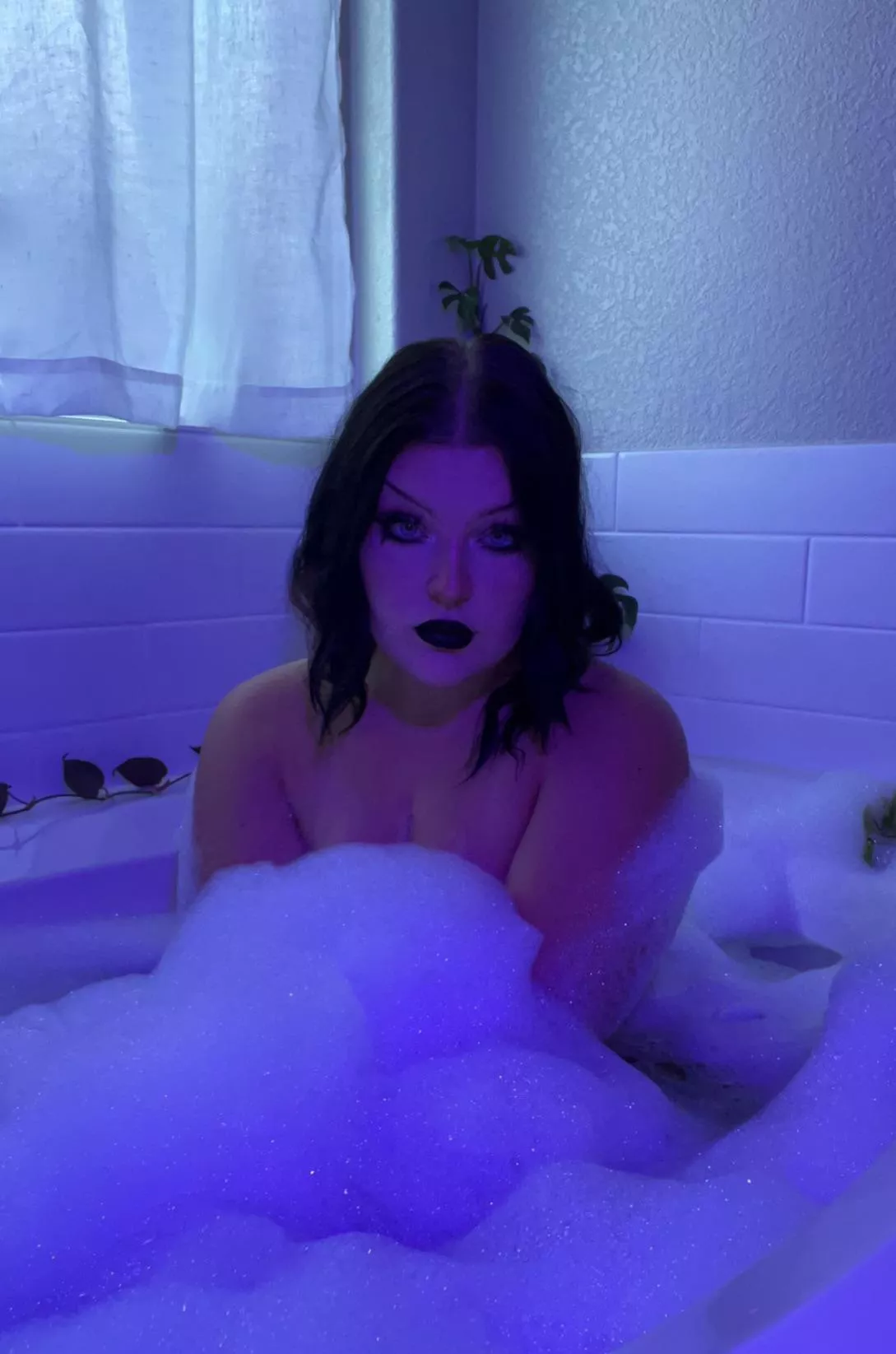 Cum see me at https://onlyfans.com/urbangothic 🫧