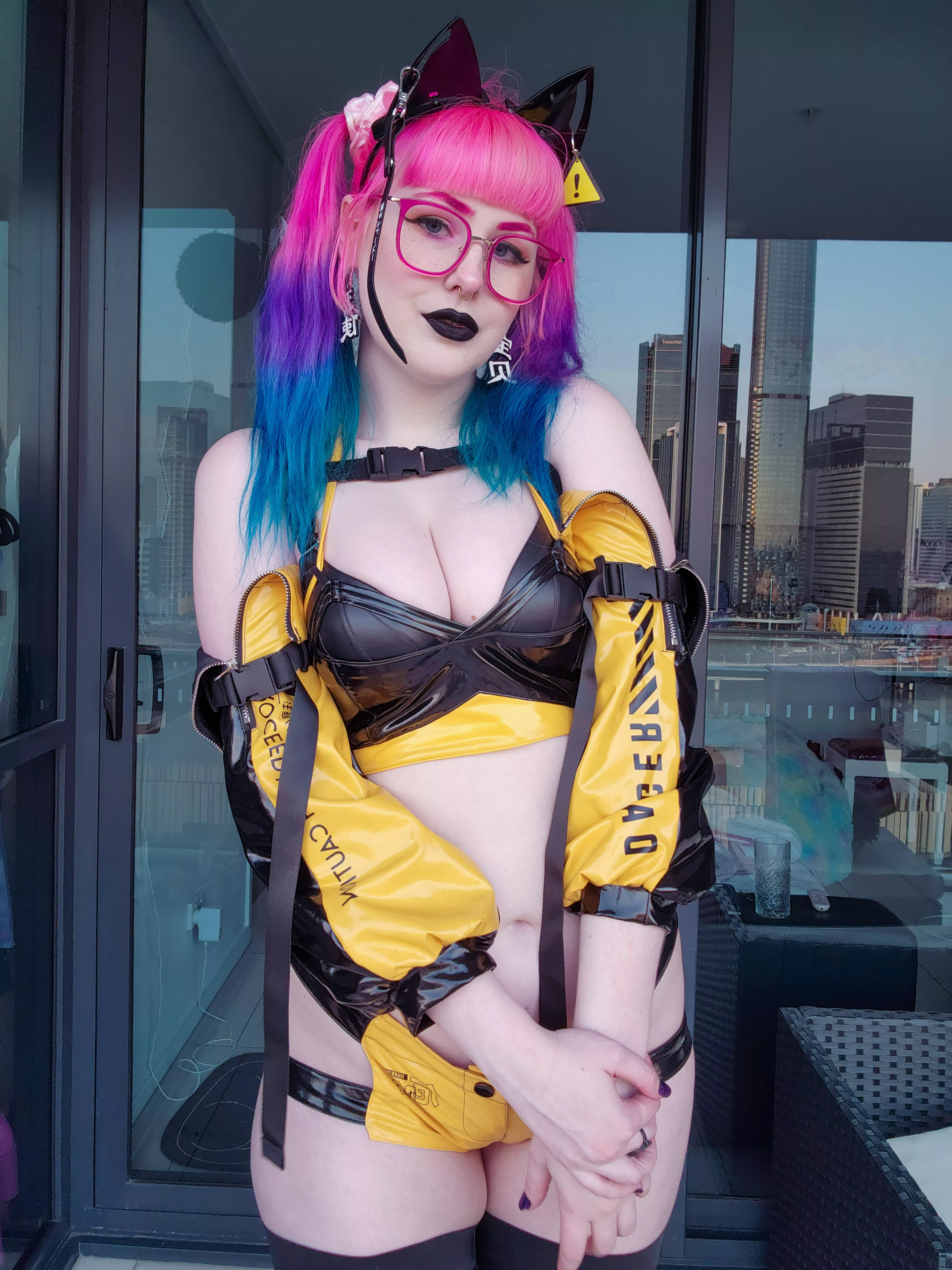 Do you like gothy cat girls?