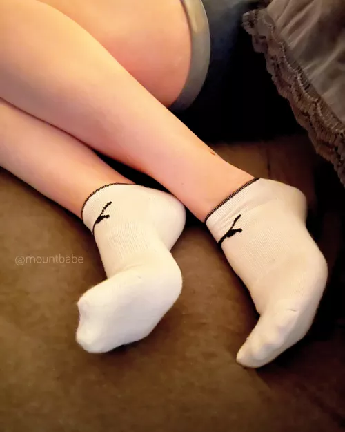 [female] Waiting for someone to create r/socksgonemild 🤔