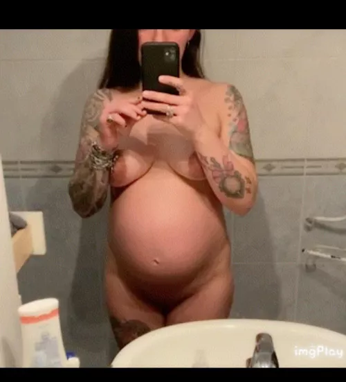 here i am when i was pregnant ... was i sexy?🍒🫦