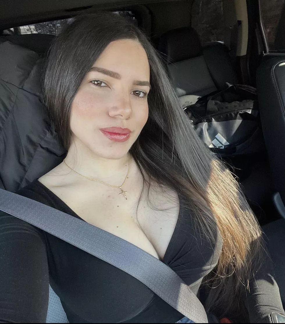 Hot Wife with big tits and ass wants a threesome with a bbc nudes by latinacutey