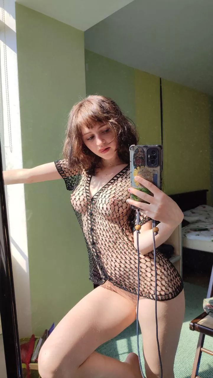 How do you like my easy access dress?🌹