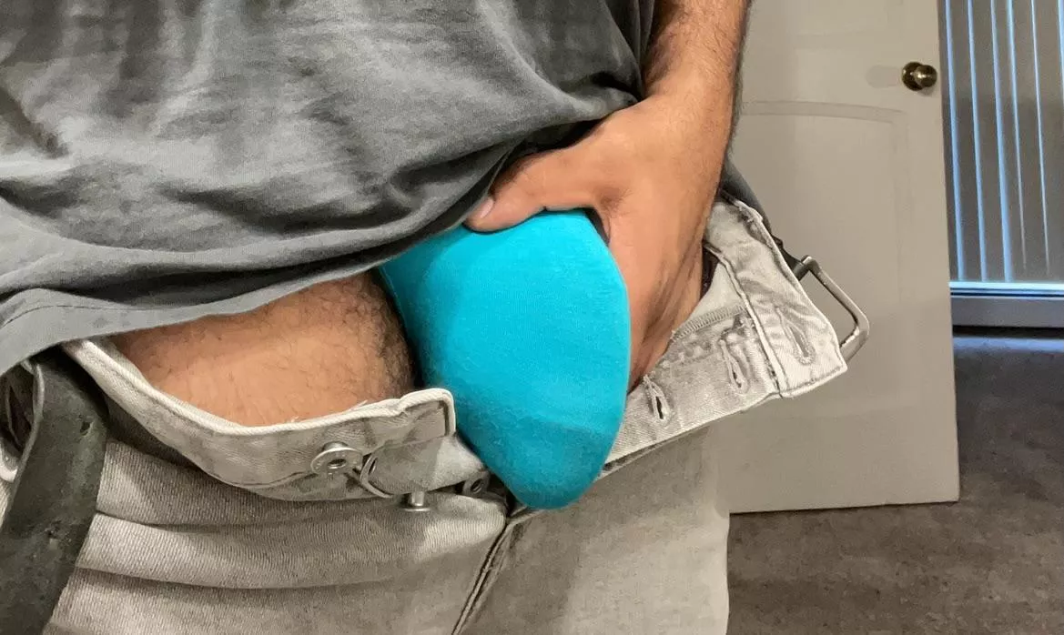 I have such a fat one but no one to suck it. :( any takers?