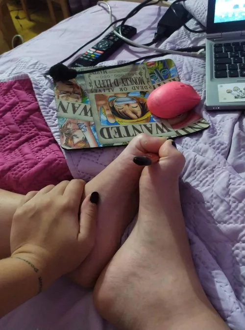 I like grabbing things with my toes, do you think it's weird? 🥺