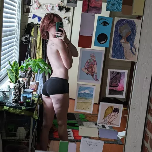 I think my short hair looks so cute in the morning