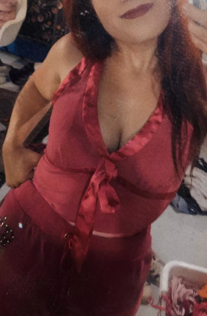 I want The Handmaids Tale to be real, for the government to use me for breeding 🤤