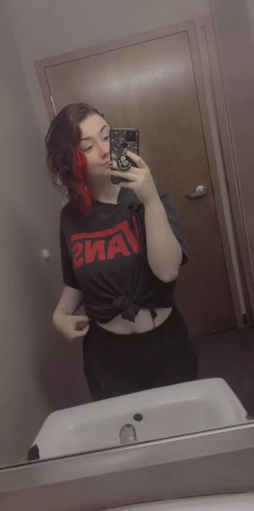 It's time for a quickie in the bathroom at work ;3 [F]24