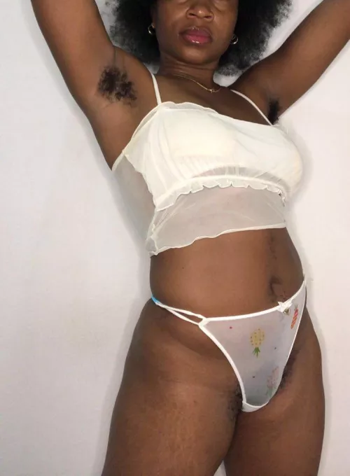 You know I’m coming through with the beautiful body and armpit again.