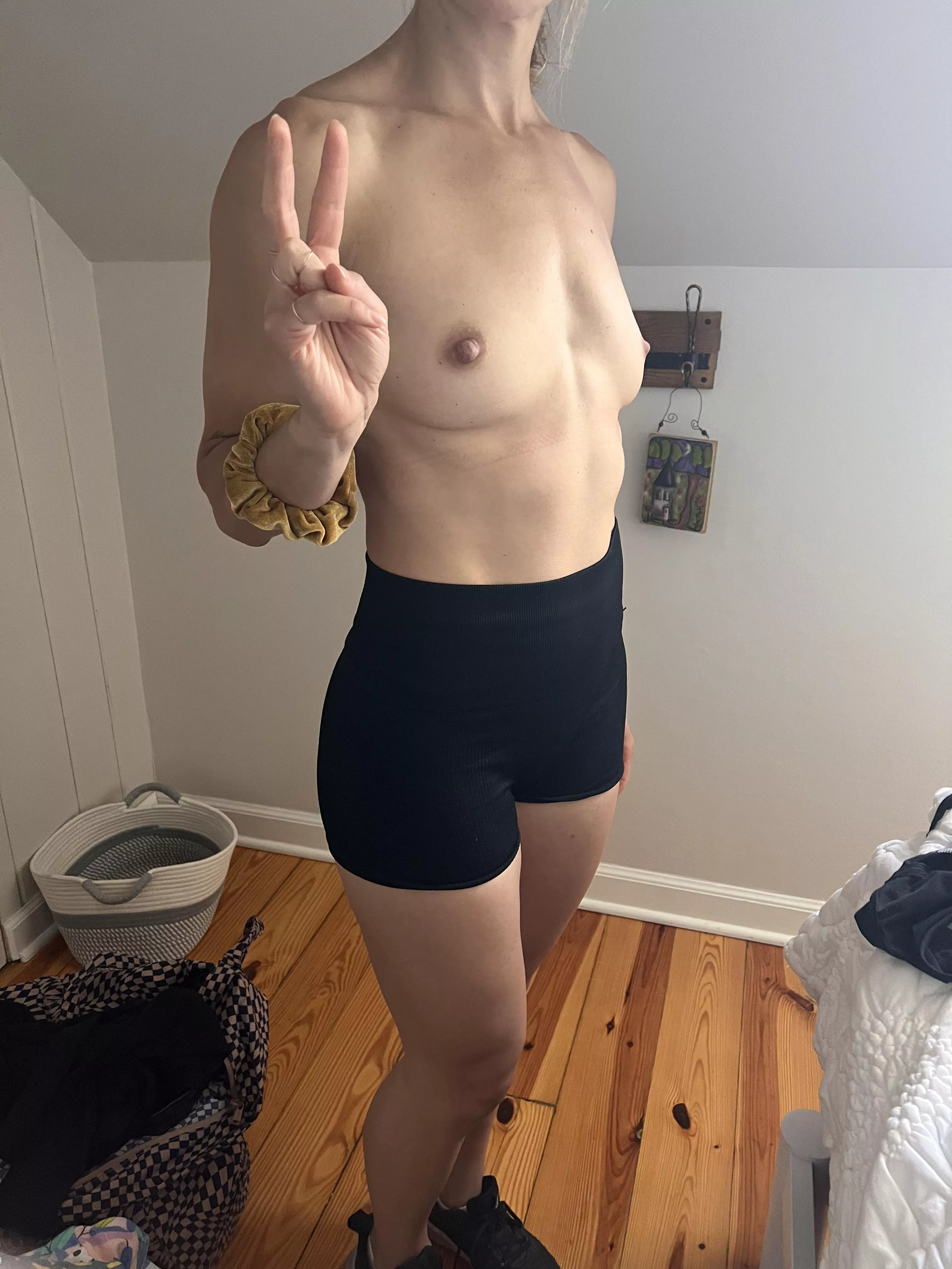 32F Hotwife seeks athletic hung bull - Miami Oct 8-10th