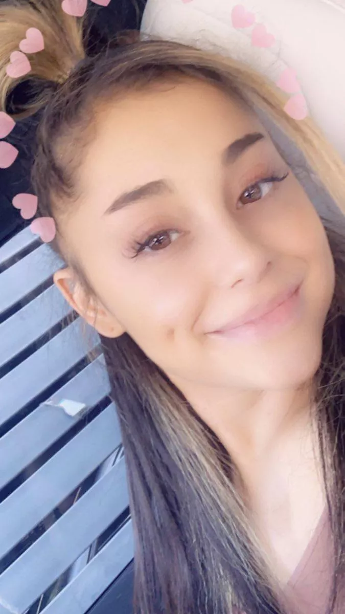 Ariana Grande’s face is just gorgeous