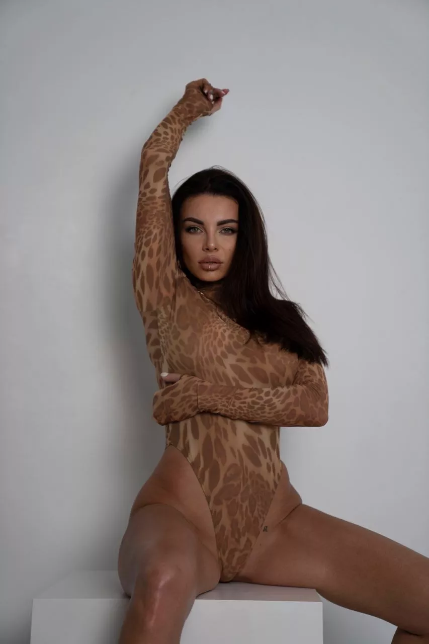 Everything in life is possible, even to meet a perfect girl.