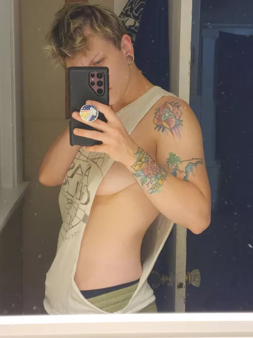 Goodmorning from a sleepyboi