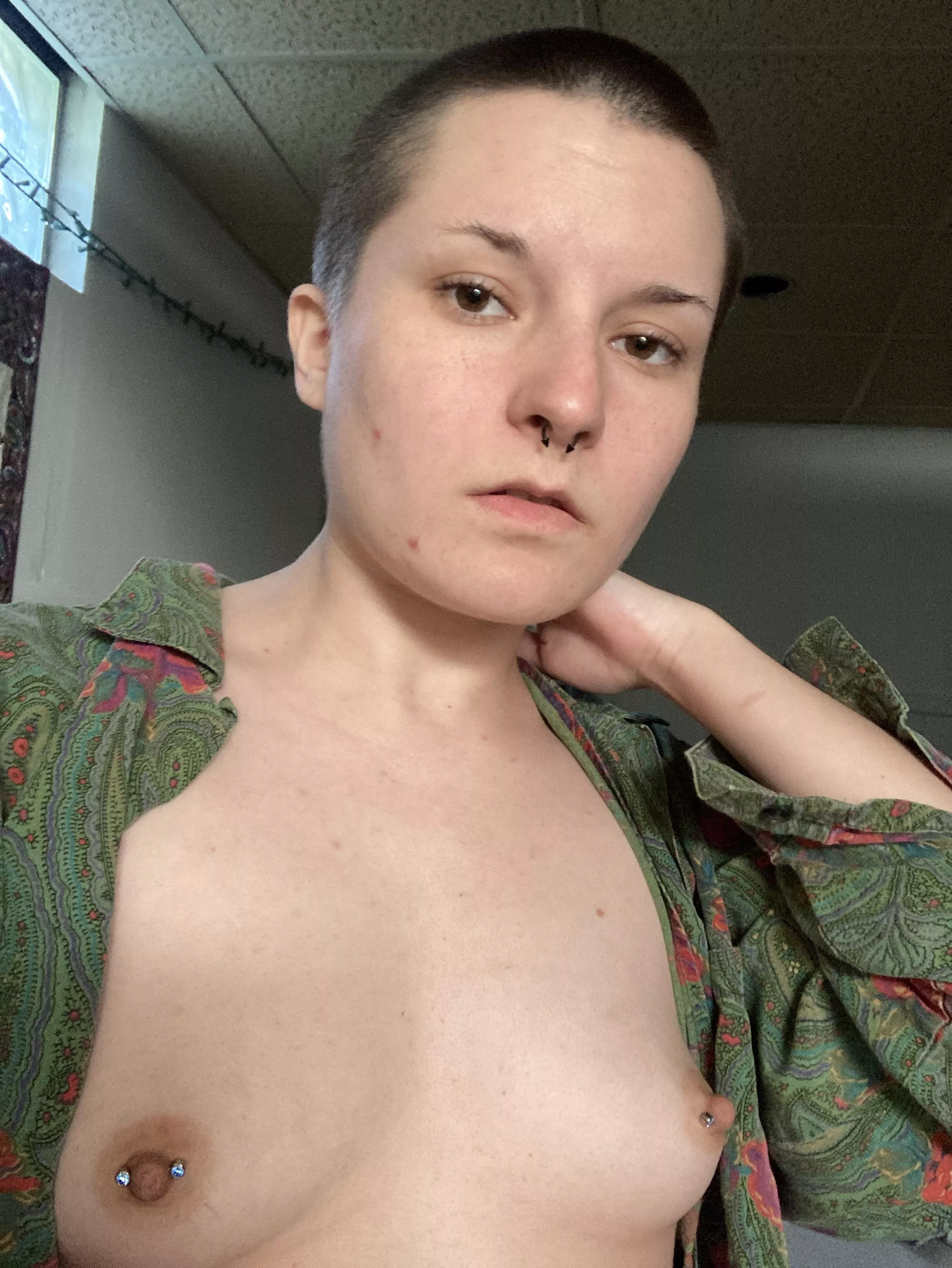 I just wanna cuddle today 🥺